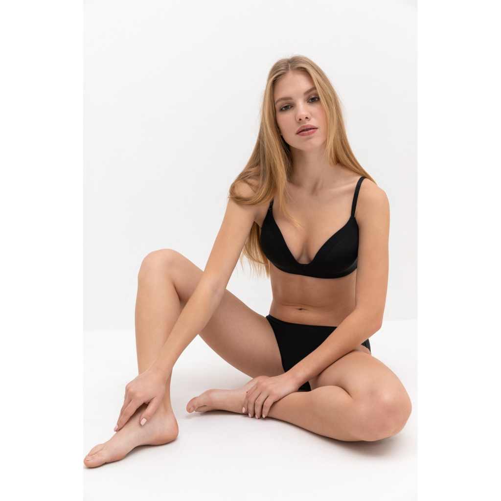 InfinityLingerie       Бюстгальтер V-shape Classic жен. Leia черный