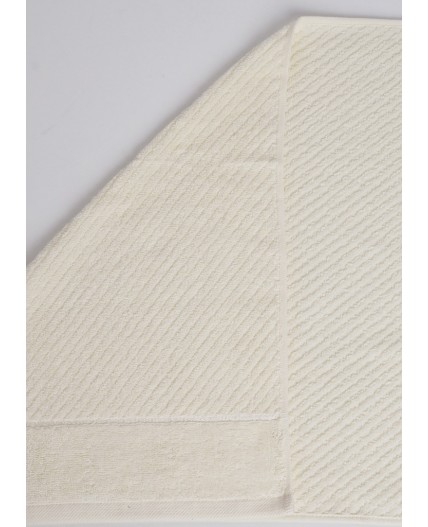 CLE Пол.мах.R017 35х70 450г/м, молочный