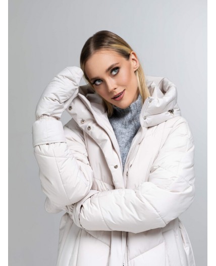 Пуховик женский светло-бежевый