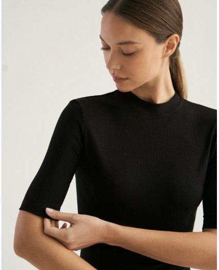 Футболка:жен. МОДЕЛЬ 49 Черный