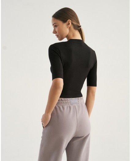 Футболка:жен. МОДЕЛЬ 49 Черный