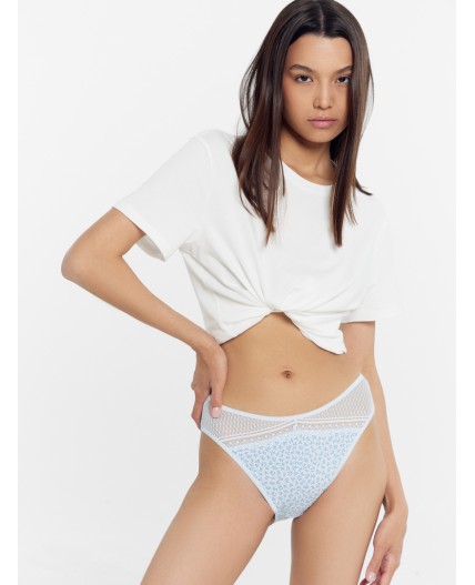 Трусы веточки на голубом