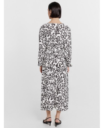 Платье черные цветы на белом