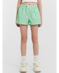 Шорты цветы на зеленом