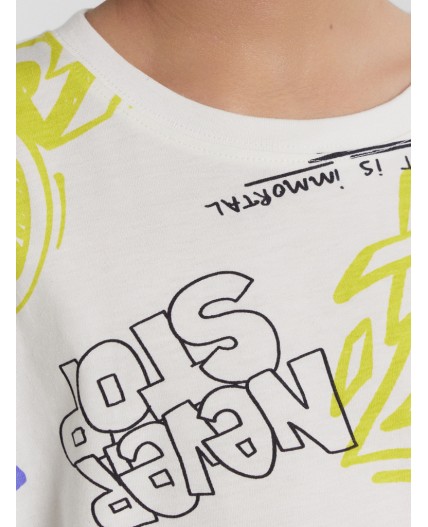 Футболка граффити на молочном