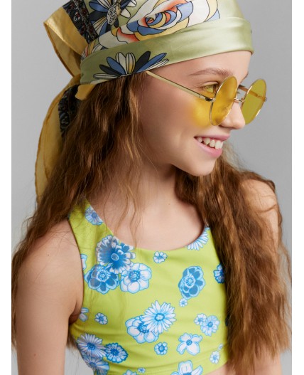 Купальник цветы на салатовом