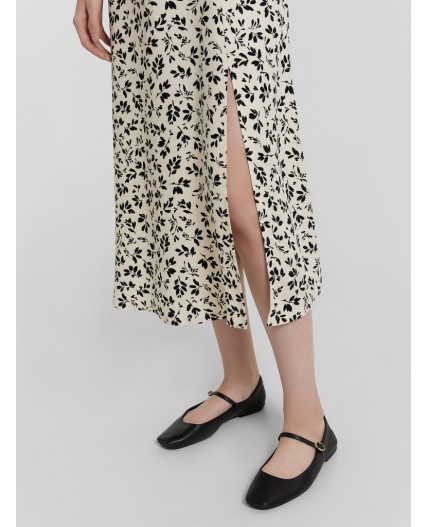 Платье листики на молочном