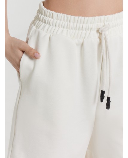 Шорты св.молочный1