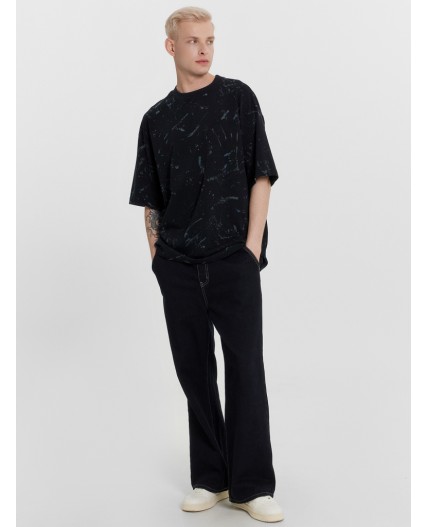 Футболка пятна на черном