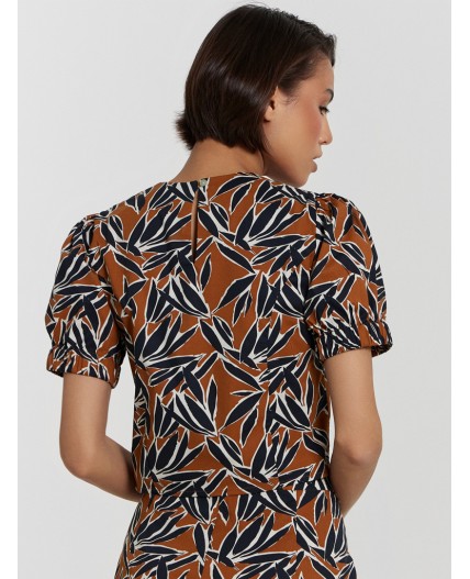 Блузка листья на карамели