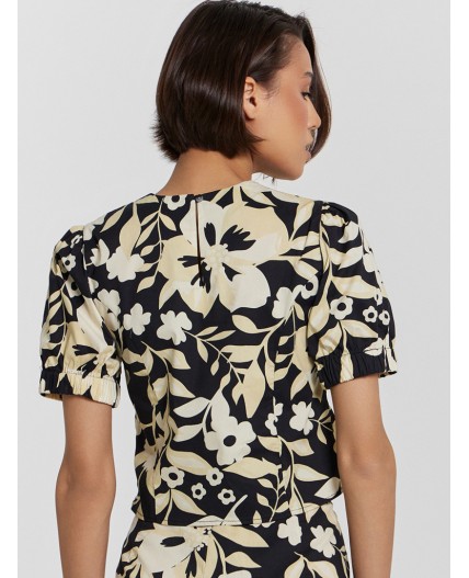 Рубашка цветы на черном