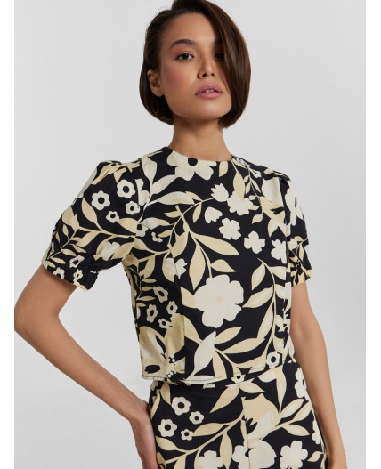 Блузка цветы на черном
