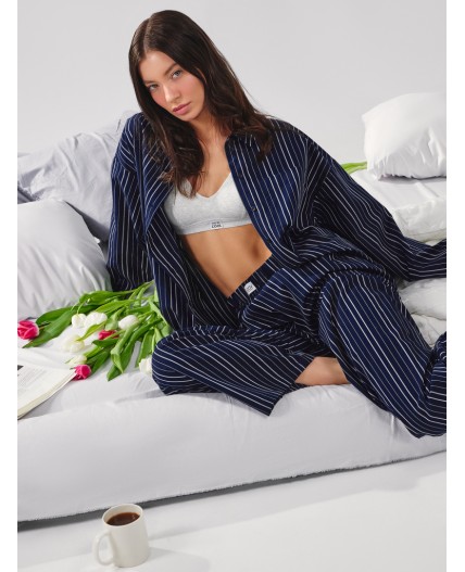 Рубашка белая полоска на море