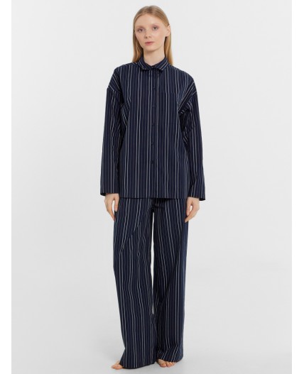 Рубашка белая полоска на море