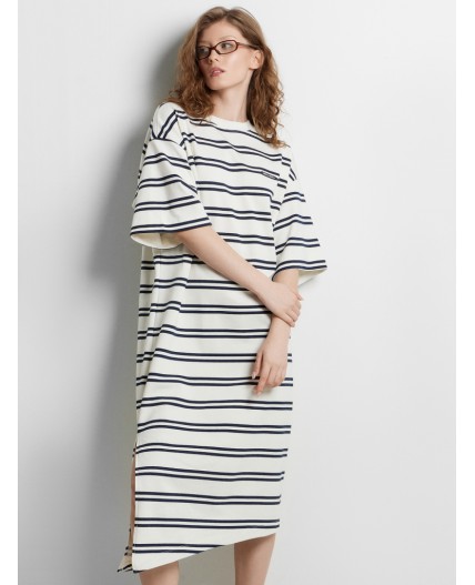 Платье т.синяя полоска на молочном