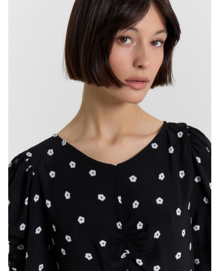 Платье цветы на черном