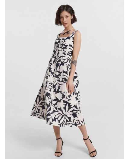 Сарафан цветы на молочном