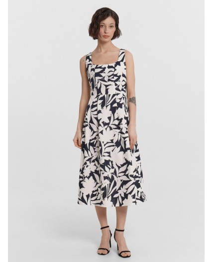 Сарафан цветы на молочном