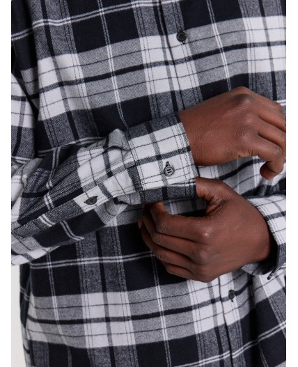 Рубашка черно -белая клетка