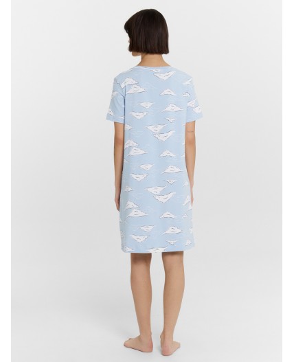 Сорочка облака на голубом