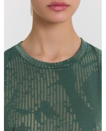 Топ абстракция на зеленом