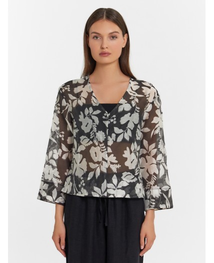 Блузка цветы на черном
