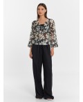 Блузка цветы на черном