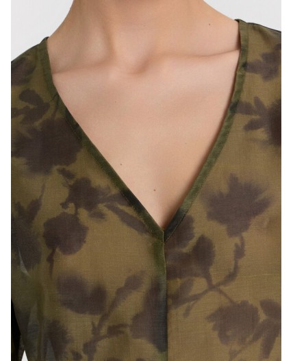 Блузка акварельные цветы на пихте