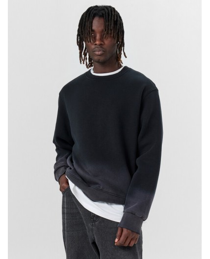 Джемпер черный градиент