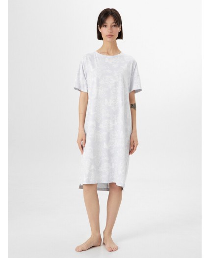 Сорочка бабочки на тумане