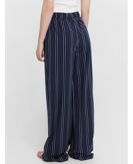 Брюки белая полоска на море