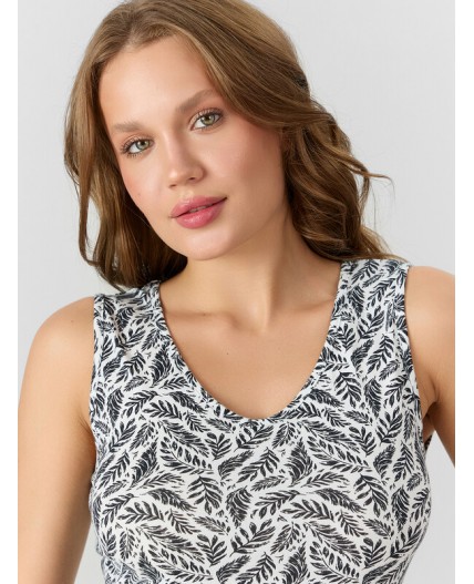 Майка листья на белом