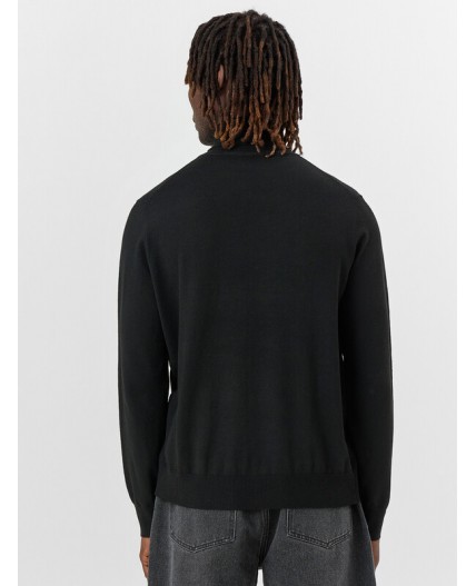 Свитер черный