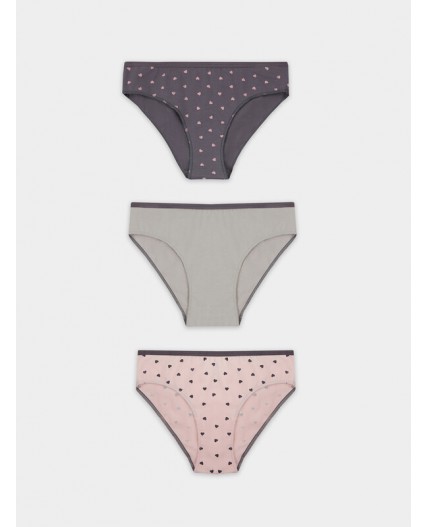 Трусы сердечки на нежно-розовом