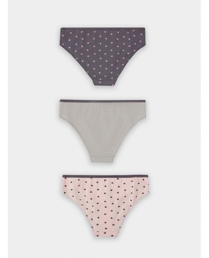 Трусы сердечки на нежно-розовом