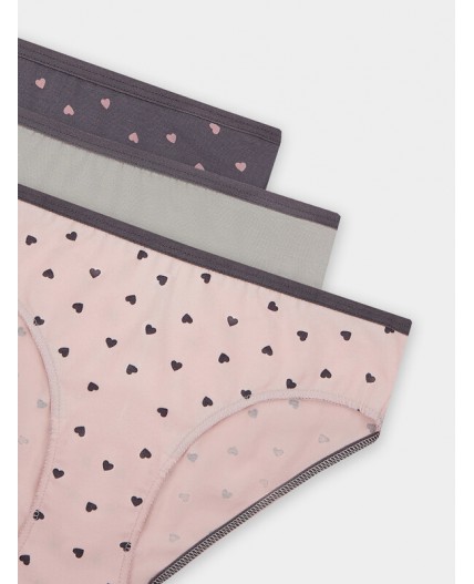 Трусы сердечки на нежно-розовом