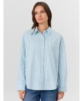 Рубашка полоска на голубом небе