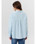 Рубашка полоска на голубом небе