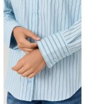 Рубашка полоска на голубом небе