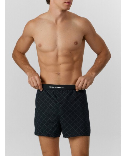 Трусы паттерн на черном