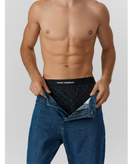 Трусы паттерн на черном