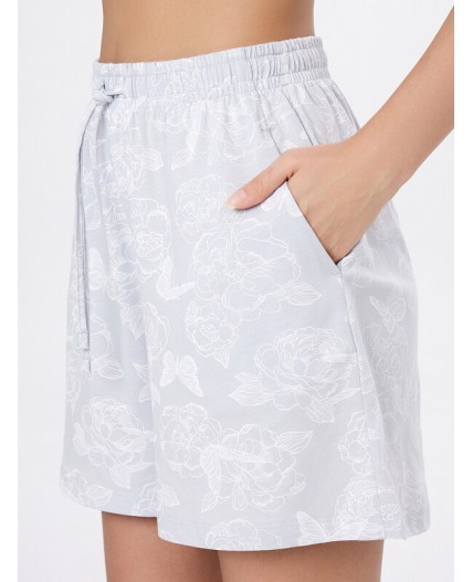 Шорты бабочки на тумане