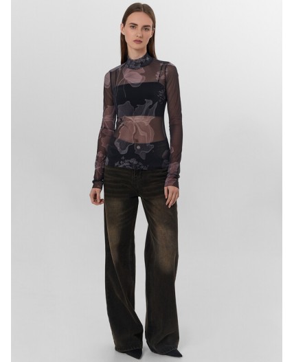 Джемпер цветы на черном