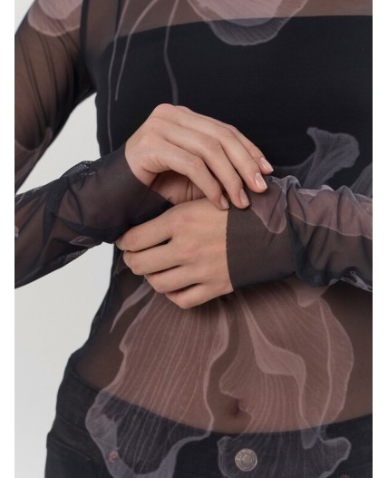 Джемпер цветы на черном