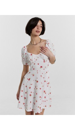 Платье розы на белом