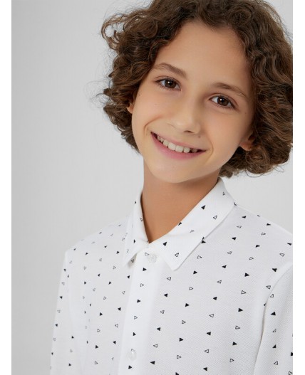 Рубашка геометрия на белом