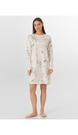 Сорочка полевые цветы на молочном