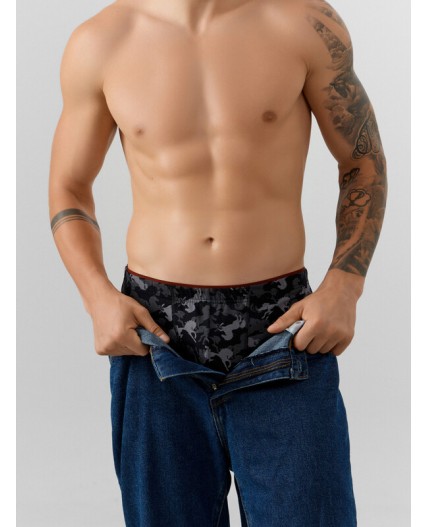 Трусы лошади на черном