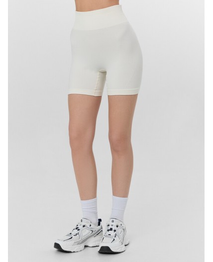 Шорты молочный
