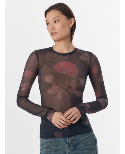 Джемпер розы на черном